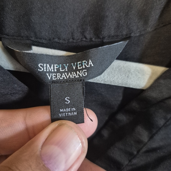 Vera Wang Elegant Black Blouse - Picture 2 of 6